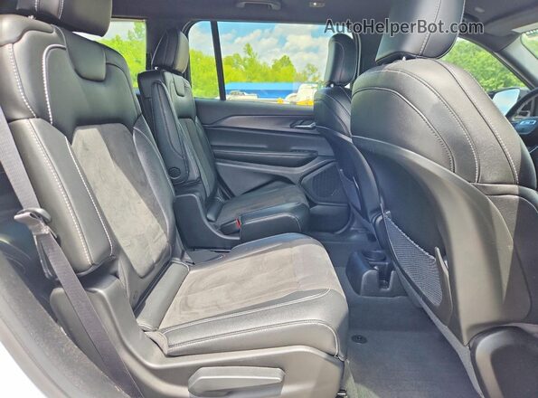 1C4RJKAG0P8744530 2023 JEEP GRAND White Вид задньої частини салону