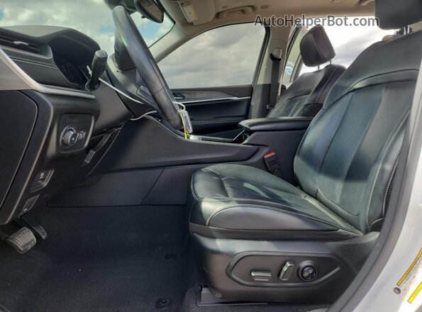 1C4RJKBG0M8101623 2021 JEEP GRAND White Widok wnętrza z przodu