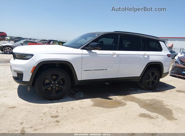 1C4RJKBG1N8585545 2022 JEEP GRAND CHEROKEE L White 360 interior view