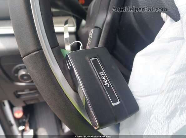 1C4RJKBG2P8801017 2023 JEEP GRAND CHEROKEE L White Dashboard view