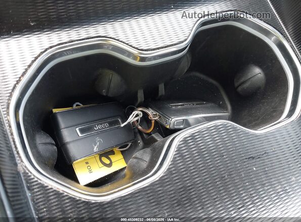 1C4RJKBG3R8589232 2024 JEEP GRAND CHEROKEE L Gray Widok deski rozdzielczej