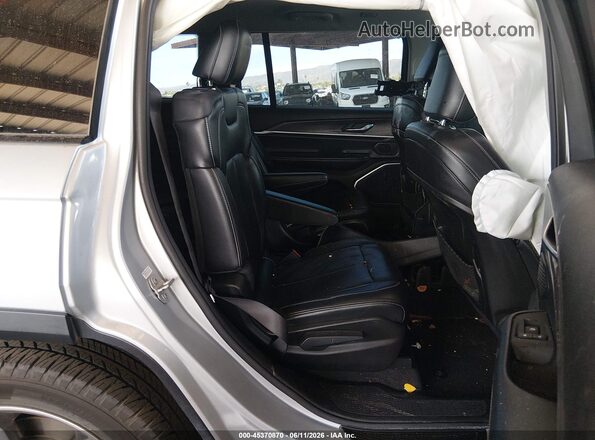 1C4RJKBG4M8143986 2021 JEEP GRAND CHEROKEE L Silver VIN კოდის სტიკერის ხედი