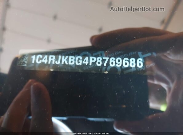 1C4RJKBG4P8769686 2023 JEEP GRAND CHEROKEE L Black Widok komory silnika