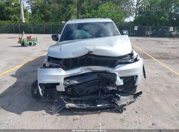 1C4RJKBG6R8565281 2024 JEEP GRAND CHEROKEE L Silver Դիմացի տեսք