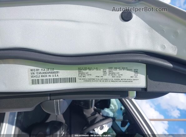 1C4RJKBG6R8565281 2024 JEEP GRAND CHEROKEE L Silver Շարժիչի բաժամունքի տեսք