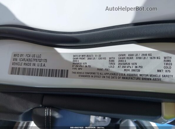 1C4RJKBG7P8702175 2023 JEEP GRAND CHEROKEE L White Շարժիչի բաժամունքի տեսք