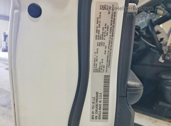 1C4RJKBG7R8528482 2024 JEEP GRAND White 360 interior view