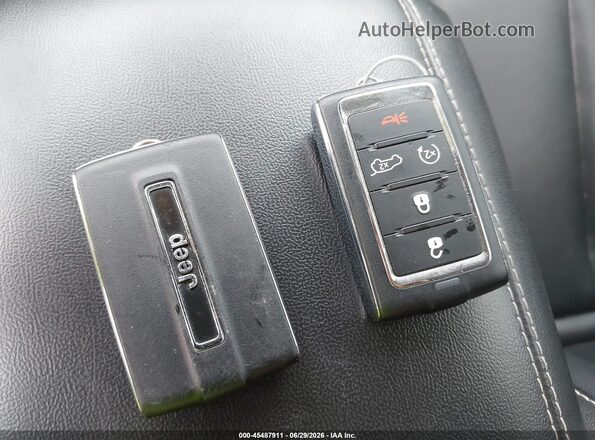 1C4RJKBG9M8142008 2021 JEEP GRAND CHEROKEE L Gray Dashboard view