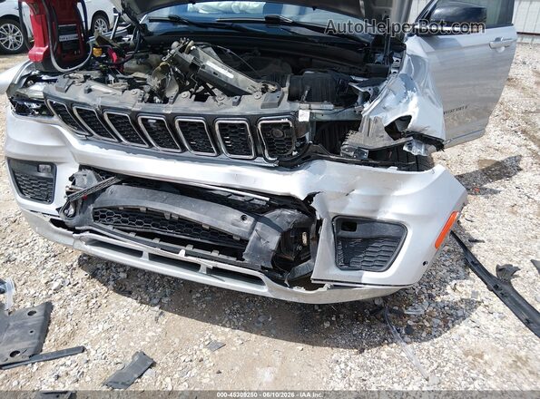 1C4RJKDG4M8155990 2021 JEEP GRAND CHEROKEE L Серебряный Вид спереди