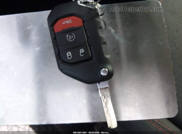 1C4RJXFN9TW272080 2026 JEEP WRANGLER Фиолетовый Вид панели приборов