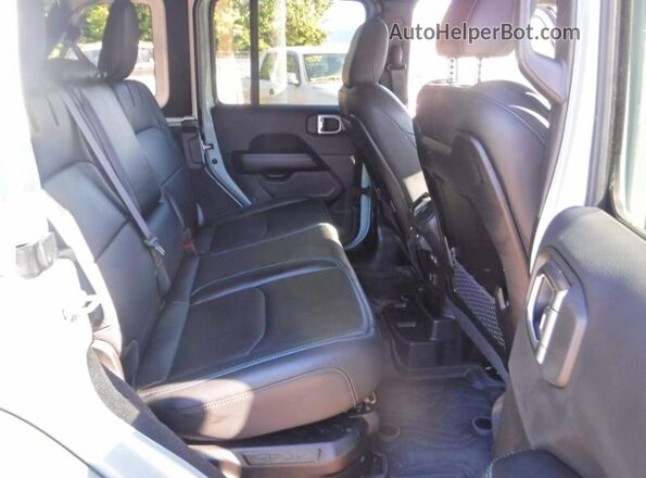 1C4RJXR65RW126935 2024 JEEP WRANGLER Silver Widok tylnych siedzeń