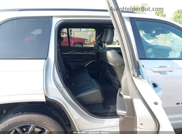 1C4RJYB66S8653537 2025 JEEP GRAND CHEROKEE 4XE Silver VIN կոդի պիտակի տեսք