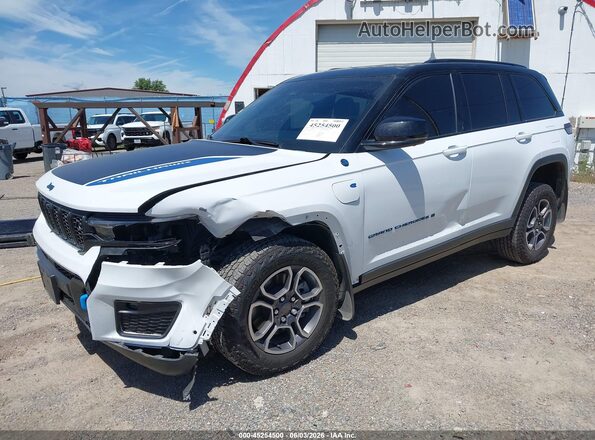 1C4RJYC62P8775138 2023 JEEP GRAND CHEROKEE 4XE White Front left