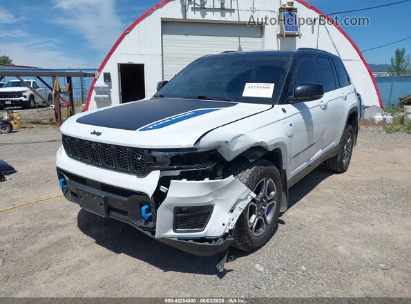 1C4RJYC62P8775138 2023 JEEP GRAND CHEROKEE 4XE White Front view