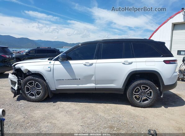 1C4RJYC62P8775138 2023 JEEP GRAND CHEROKEE 4XE White 360 interior view