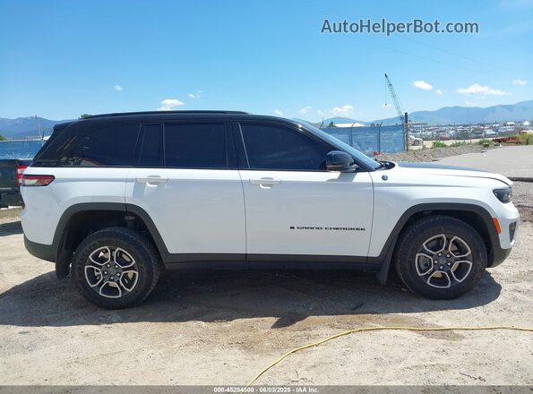 1C4RJYC62P8775138 2023 JEEP GRAND CHEROKEE 4XE White Rear interior view