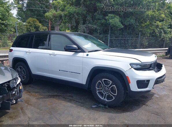 1C4RJYC63N8767112 2022 JEEP GRAND CHEROKEE 4XE White Rear interior view