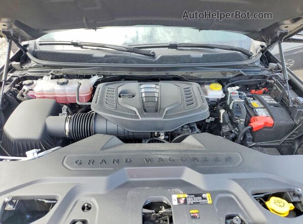 1C4SJSBP0TS158875 2026 JEEP GRAND Black Вид підкапотного простору