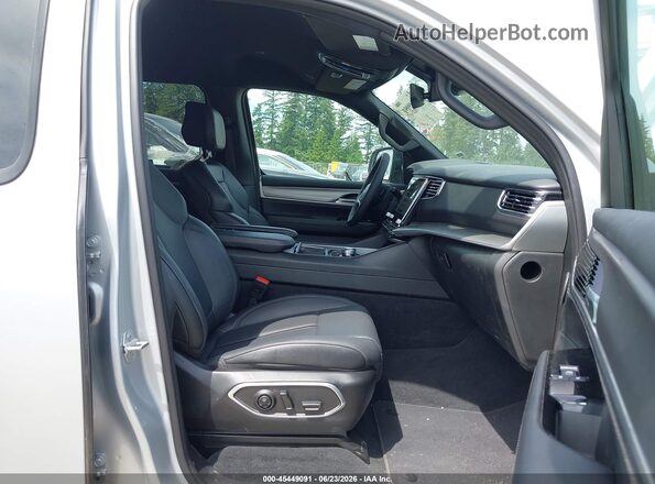 1C4SJSBPXTS158284 2026 JEEP GRAND WAGONEER L Silver Front interior view