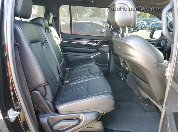 1C4SJVAP2PS561846 2023 JEEP WAGONEER Черный Вид задней части салона