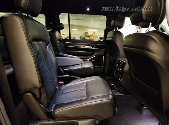 1C4SJVBP4RS173082 2024 JEEP WAGONEER Черный Вид задней части салона