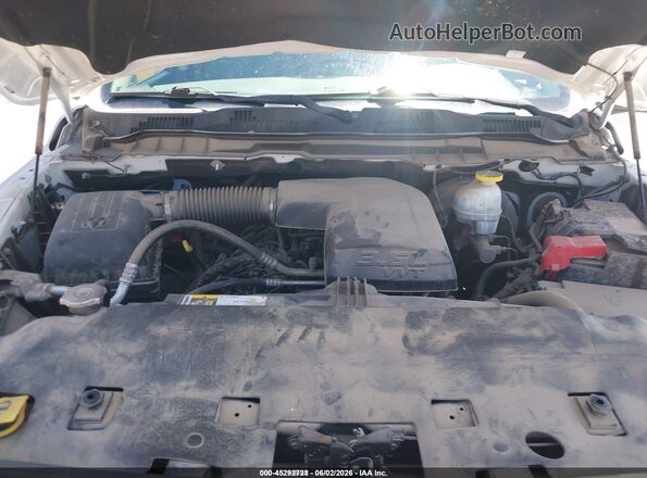 1C6RR6FG3JS272415 2018 RAM 1500 White 