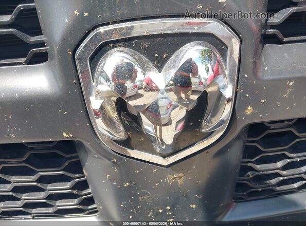1C6RR6FG9JS339888 2018 RAM 1500 Black 