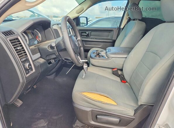 1C6RR6FT7GS415016 2016 RAM 1500 Белый Вид салона спереди