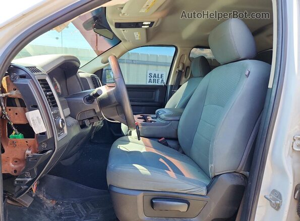 1C6RR6FT9HS512476 2017 RAM 1500 White Vista interior delantera