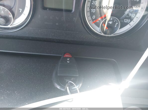 1C6RR6GG3GS257100 2016 RAM 1500 Gray Widok deski rozdzielczej