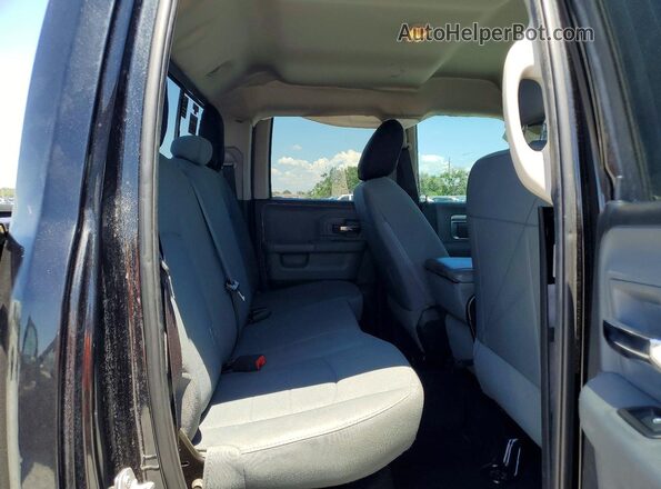 1C6RR6GT0JS131586 2018 RAM 1500 Black Widok tylnych siedzeń