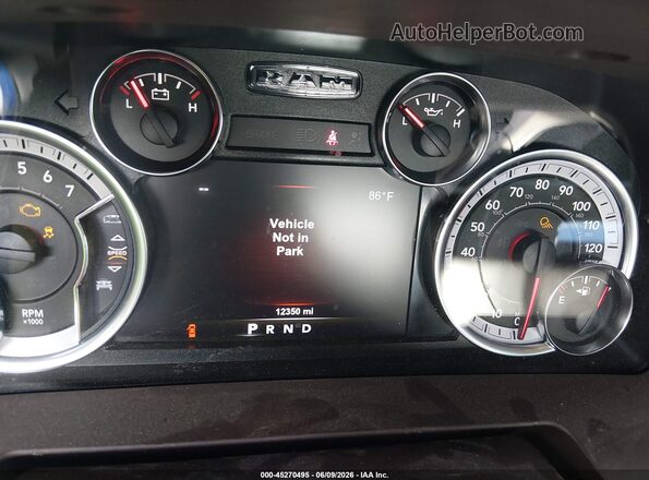 1C6RR6GT2JS161009 2018 RAM 1500 Синий Вид задних сидений