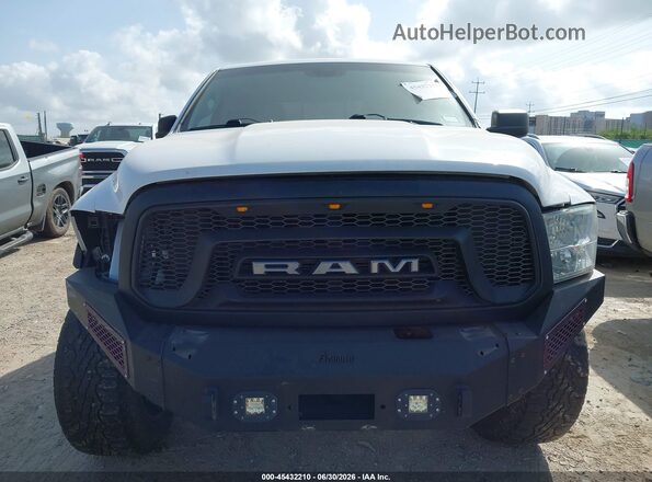 1C6RR6GT5GS326575 2016 RAM 1500 White Widok zestawu wskaźników