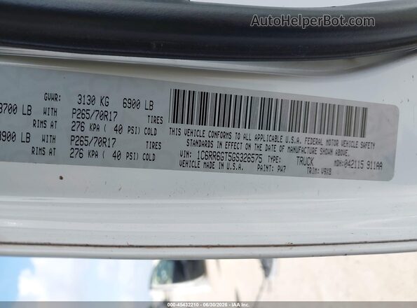 1C6RR6GT5GS326575 2016 RAM 1500 White Widok komory silnika