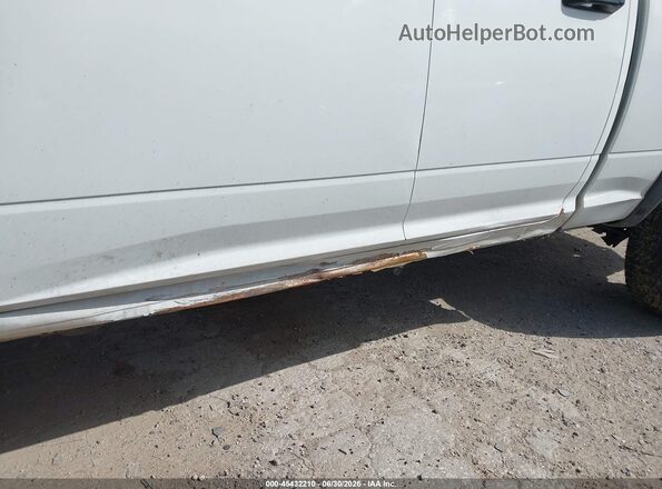1C6RR6GT5GS326575 2016 RAM 1500 White Widok z przodu