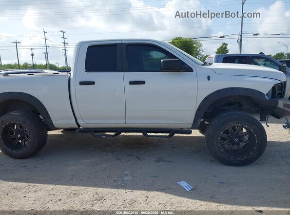 1C6RR6GT5GS326575 2016 RAM 1500 White Widok wnętrza z tyłu