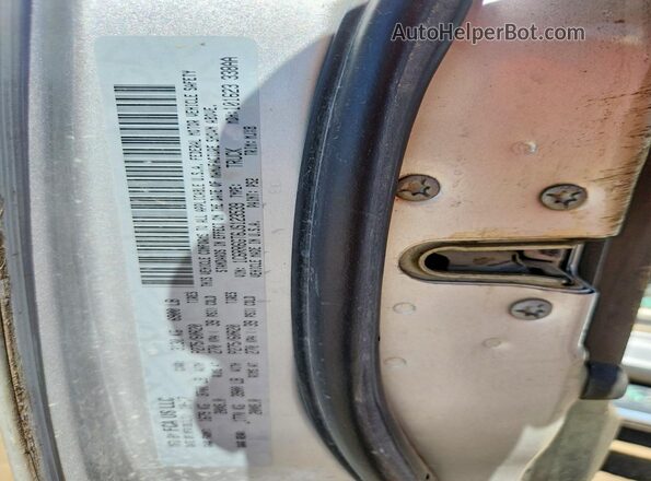 1C6RR6GT6JS123539 2018 RAM 1500 Silver Շարժիչի բաժամունքի տեսք