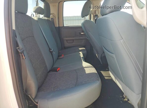 1C6RR6GTXJS157130 2018 RAM 1500 White Vista de los asientos traseros