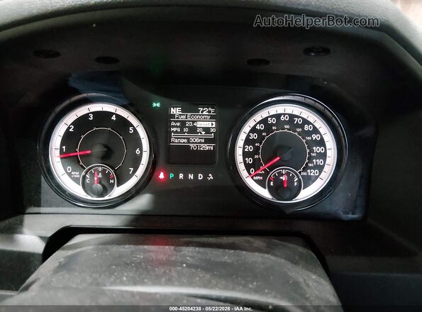 1C6RR6KG1JS317230 2018 RAM 1500 Silver Հետևի նստատեղերի տեսք