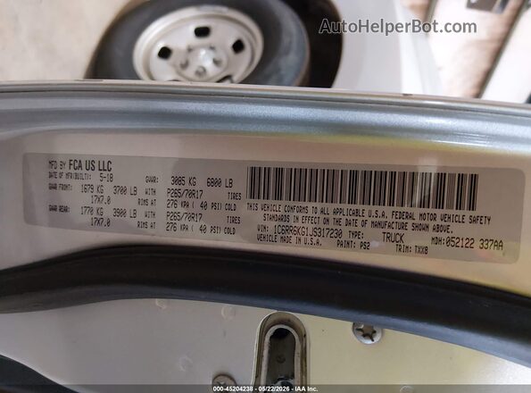 1C6RR6KG1JS317230 2018 RAM 1500 Silver Շարժիչի բաժամունքի տեսք