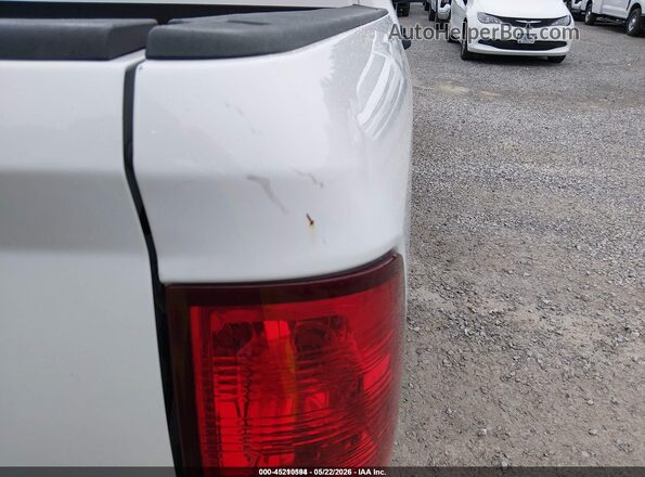 1C6RR6KG2JS298624 2018 RAM 1500 White Front view