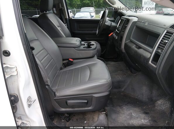 1C6RR6KG2JS298624 2018 RAM 1500 White Front interior view