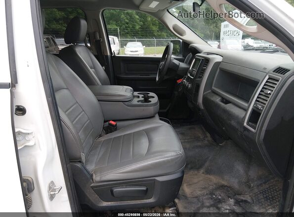 1C6RR6KG4JS298625 2018 RAM 1500 White Front interior view