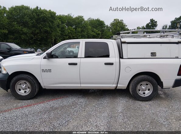 1C6RR6KG4JS298625 2018 RAM 1500 White 360 interior view