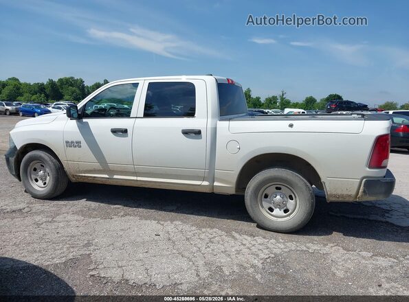 1C6RR6KG8JS303633 2018 RAM 1500 White 360 interior view