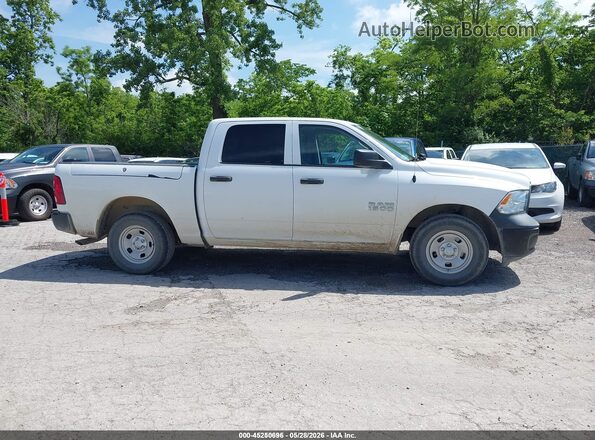 1C6RR6KG8JS303633 2018 RAM 1500 White Rear interior view