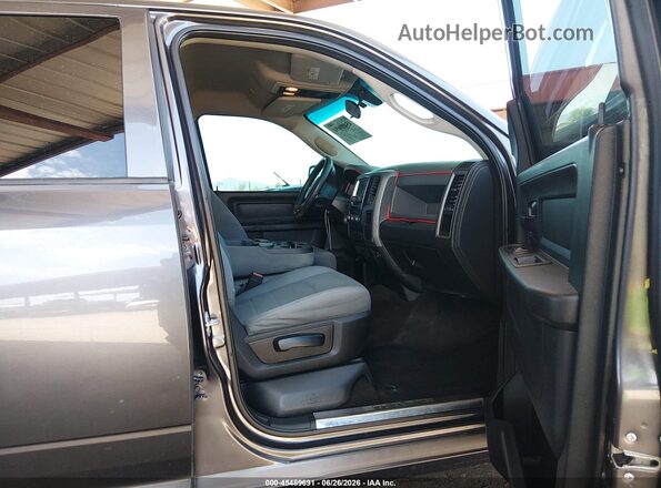 1C6RR6KG9HS804881 2017 RAM 1500 Gray Вид салону спереду