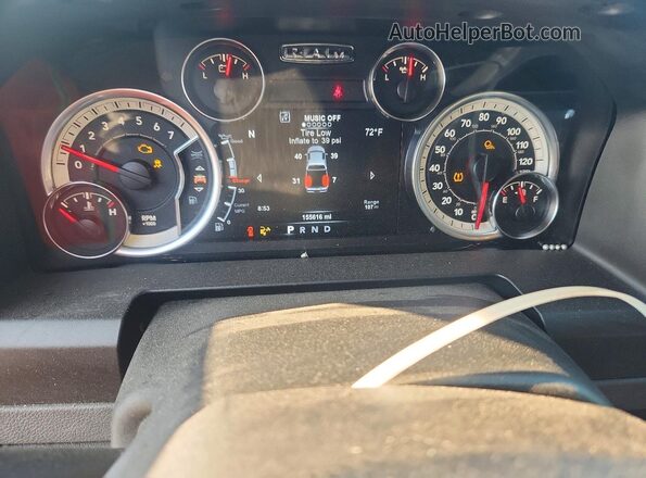 1C6RR6LG3JS105735 2018 RAM 1500 Gray Սարքավորումների վահանակի տեսք