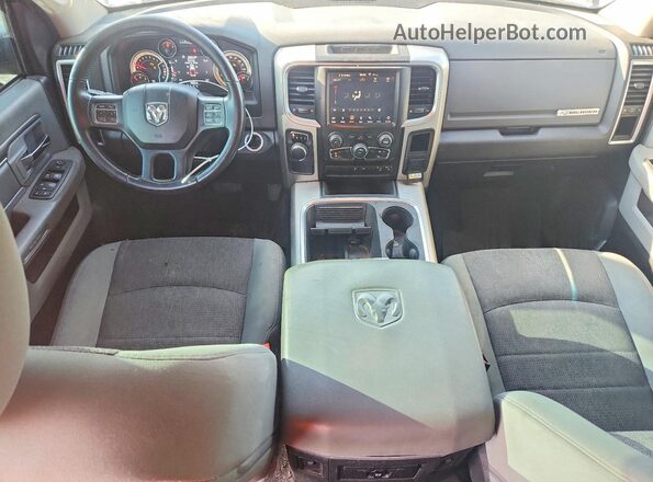 1C6RR6LG3JS105735 2018 RAM 1500 Gray Առջևի վահանակի տեսք