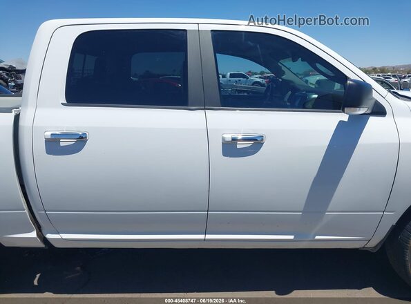 1C6RR6LG7JS336850 2018 RAM 1500 White Вид задньої частини салону